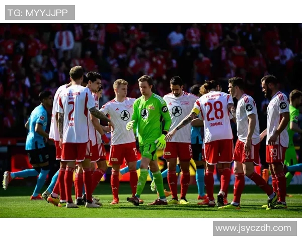 足球明星们在赛场上的热血瞬间与传奇时刻的精彩回顾